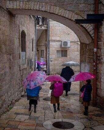 גשם ברחובות ירושלים. | חיים גולדברג - פלאש 90