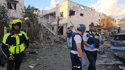 תיעוד מנפילת הטיל בקרית ביאליק. | מד"א