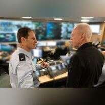 שר הביטחון בבסיס חיל האוויר. | אריאל חרמוני, משרד הביטחון