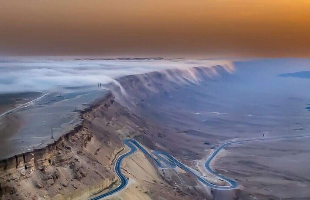 גלישת עננים במכתש רמון. | גיא אברג‘ל