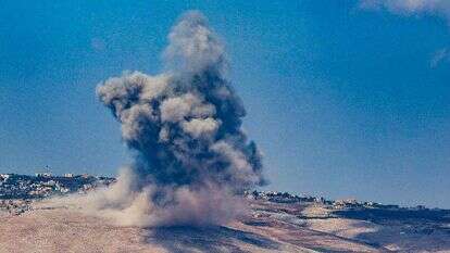 תקיפה ישראלית בדרום לבנון. | דוד כהן - פלאש 90 תקיפה ישראלית בדרום לבנון. | דוד כהן - פלאש 90