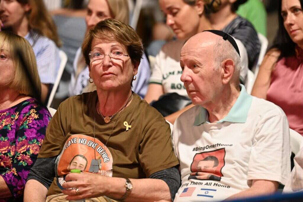 בני משפחות החטופים. פאולינה פטימר בני משפחות החטופים. פאולינה פטימר