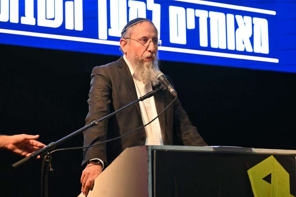 הרב יוסף צבי רימון באחד האירועים הקודמים. | פאולינה פטימר הרב יוסף צבי רימון באחד האירועים הקודמים. | פאולינה פטימר