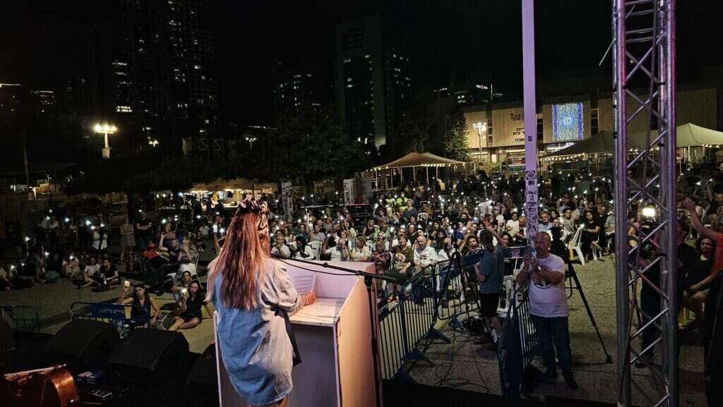 עצרת אחדות בכיכר החטופים | פאולינה פטימר