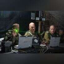 אלוף פיקוד הצפון אורי גורדין עם מפקדי חטיבה 7. | דובר צה"ל