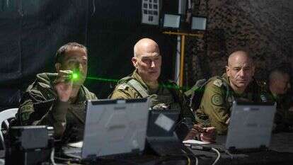 אלוף פיקוד הצפון אורי גורדין עם מפקדי חטיבה 7. | דובר צה"ל אלוף פיקוד הצפון אורי גורדין עם מפקדי חטיבה 7. | דובר צה"ל