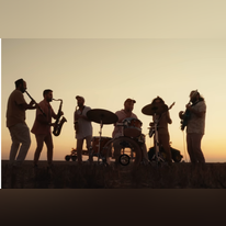 כנפי רוח – ברי סחרוף ופולקעס ( | מסך)