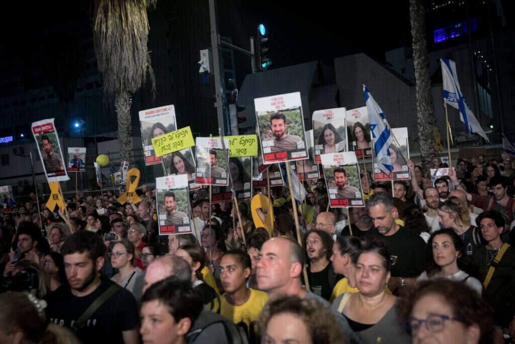 מרים אלסטר, פלאש 90