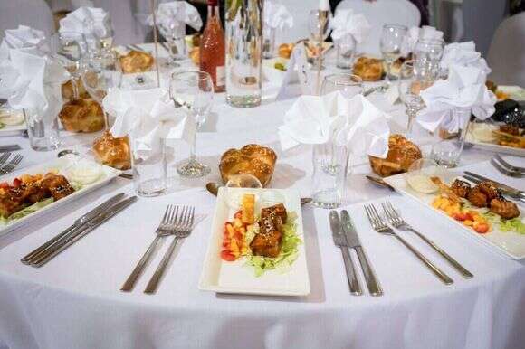 שולחן חג | שאטרסטוק שולחן חג | שאטרסטוק