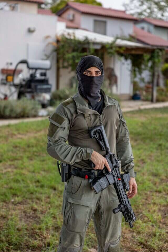 ר'. | נעמה שטרן