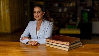 שרה בקשרה ב"ק. | נעמה שטרן