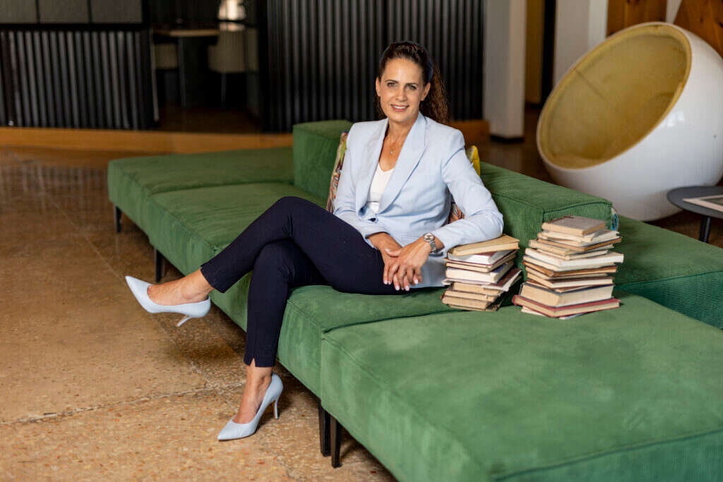 שרה ב"ק. | נעמה שטרן