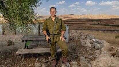 אל"מ אביב אמיר, בבסיס החטיבה בבקעה. | נעמה שטרן אל"מ אביב אמיר, בבסיס החטיבה בבקעה. | נעמה שטרן