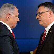 ראש הממשלה בנימין נתניהו וח"כ גדעון סער, בהצהרה המשותפת עם הצטרפות סער לממשלה. | חיים צח / לע"מ