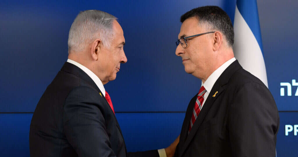 ראש הממשלה בנימין נתניהו וח"כ גדעון סער, בהצהרה המשותפת עם הצטרפות סער לממשלה. | חיים צח / לע"מ