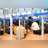 ישראלים בנתב"ג. | יוסי זליגר