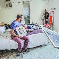 אליהו גליל בביתו בשתולה. | נעמה שטרן