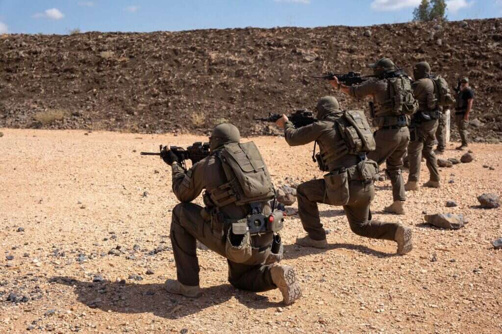 לוחמי צה"ל באימונים ברמת הגולן, ערב ראש השנה תשפ"ה. | דובר צה"ל