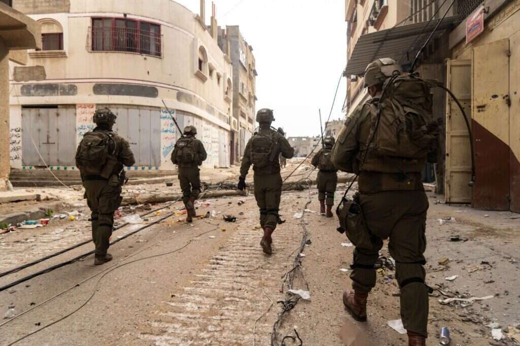 "השכיבו את כל הפצועים בשורה, וניסו למפות מי הכי קשה". חיילנו בשכונת זייתון בעזה, היכן שאירע הפיצוץ. | דו"צ