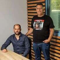 ידידות ארוכה על בסיס חסד. אלבג ובן־ציון. | נעמה שטרן