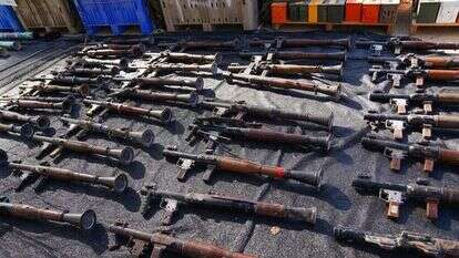 שלל שנתפס ממחבלי חמאס  שחדרו לישראל ובתוך עזה. | דובר צה"ל