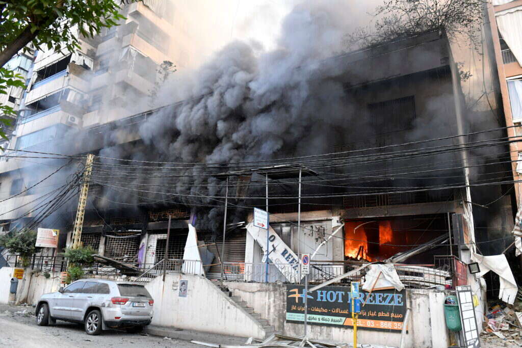 נזקי ההפצצות בביירות,
הבוקר. | EPA