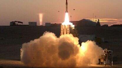 שיגור של טיל יירוט. | דו"צ