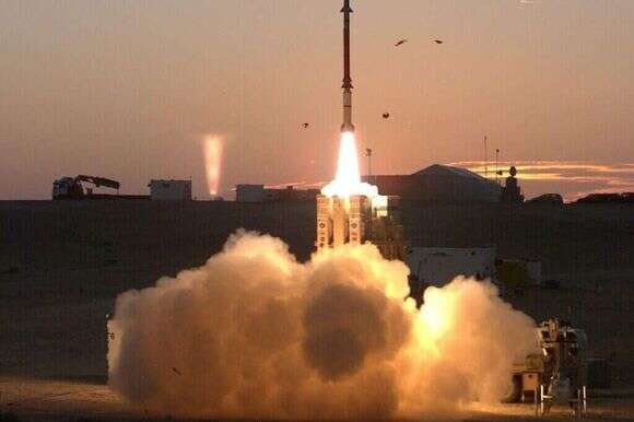 שיגור של טיל יירוט. | דו"צ