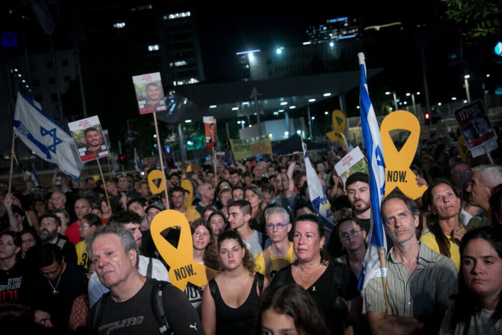 הפגנה בעד שחרור חטופים. | מרים אלסטר פלאש 90