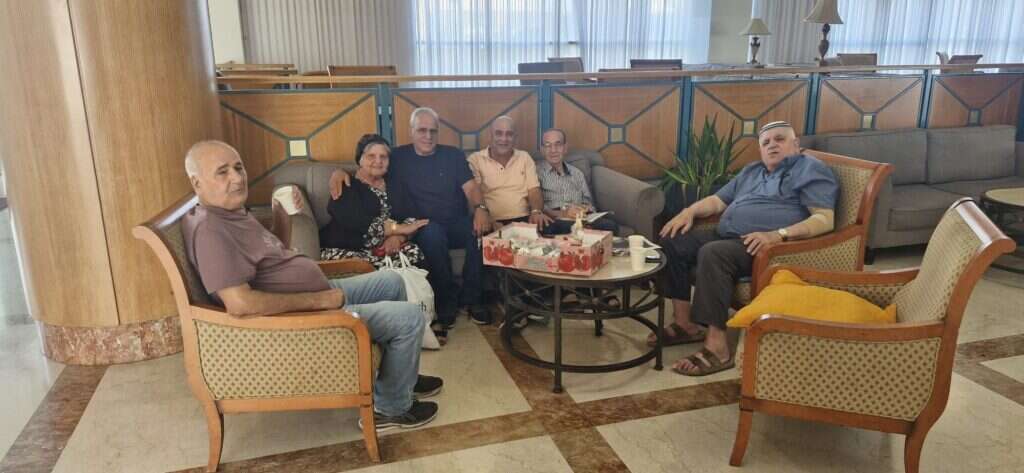 תושבים מפונים במלון בנוף הגליל. | מירי לוי