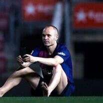 אנדרס אינייסטה על כר הדשא בקאמפ נואו לאחר שעזב את ברצלונה. מעמוד האינסטגרם של השחקן