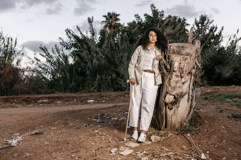 שי-לי עטרי. | אבישג שאר-ישוב. סטיילינג: מעין רתם ברש. איפור ושיער: דניאל בר דוד. חולצה + ג׳קט - מיטל כרמלי | אקססוריז - Meistilo Jewellery שי-לי עטרי. | אבישג שאר-ישוב. סטיילינג: מעין רתם ברש. איפור ושיער: דניאל בר דוד. חולצה + ג׳קט - מיטל כרמלי | אקססוריז - Meistilo Jewellery