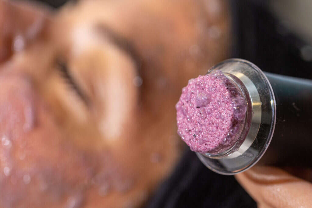 פלטפורמת טיפולי הפנים GENEO מבית חברת פולוג'ן הישראל. | יח"צ פלטפורמת טיפולי הפנים GENEO מבית חברת פולוג'ן הישראל. | יח"צ