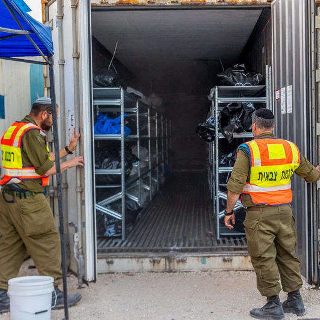 "שורה זה מקום קדוש. כשנכנס חלל לזיהוי, זה כמו עבודת הכוהן הגדול ביום כיפור". מחנה שורה, לפני שנה. | יוסי אלוני - פלאש 90 "שורה זה מקום קדוש. כשנכנס חלל לזיהוי, זה כמו עבודת הכוהן הגדול ביום כיפור". מחנה שורה, לפני שנה. | יוסי אלוני - פלאש 90