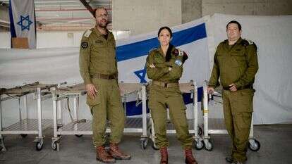 ד"ר גולדשטיין, ד"ר חאמד וד"ר ארבל, במחנה שורה. | אריק מרמור