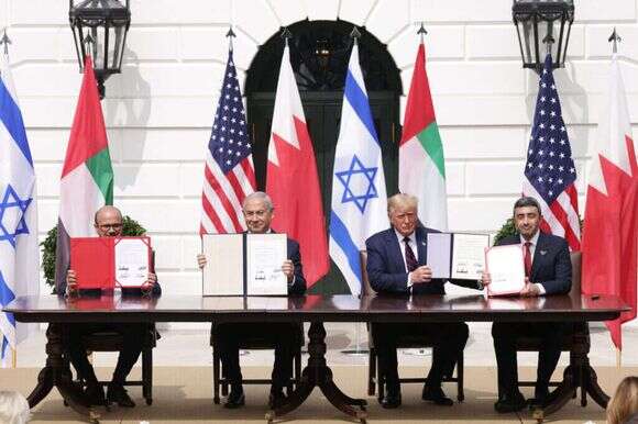 נורמליזציה תמורת השעיית ריבונות. טקס החתימה על הסכמי אברהם בבית הלבן, ספטמבר 2020. | Getty Images נורמליזציה תמורת השעיית ריבונות. טקס החתימה על הסכמי אברהם בבית הלבן, ספטמבר 2020. | Getty Images