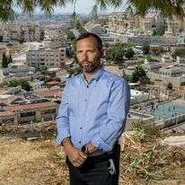 ישראל גנץ ביישוב כוכב־יעקב. | : נעמה שטרן