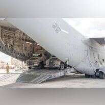 מטוס מטען אמריקני פורק בישראל ג'יפים ממוגנים, אוקטובר 2023. | אגף דוברות וקשרי ציבור במשרד הביטחון