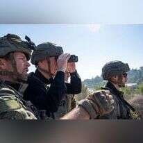 שר הביטחון גלנט בגבול הצפון. | אריאל חרמוני, משרד הביטחון