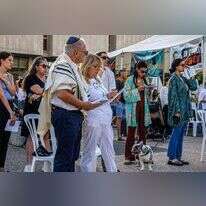 תפילת נעילה בכיכר החטופים. | Yehoshua Yosef/Flash90