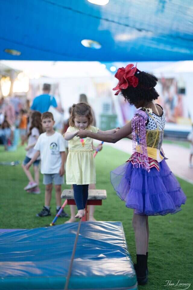 סוכות בקרקס פלורנטין, | דפנה קפלן