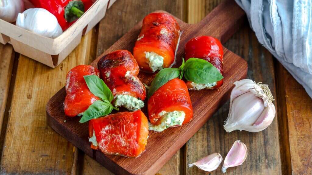 פלפלים קלויים. | שאטרסטוק