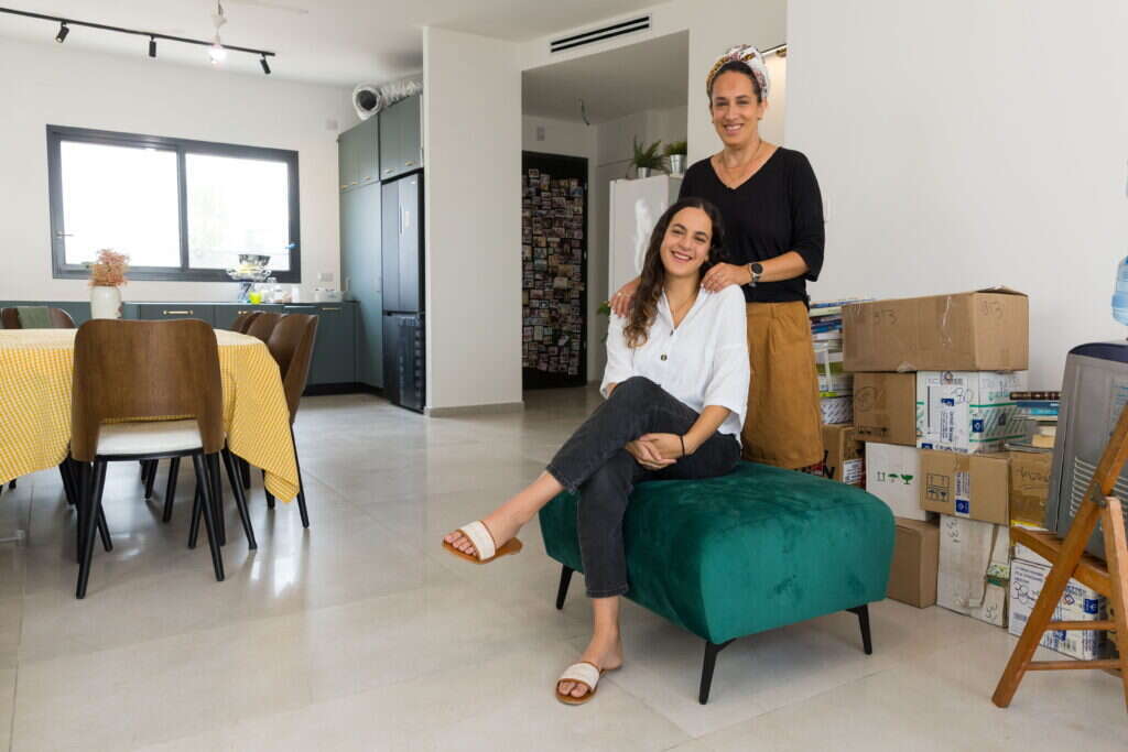 גילה גבלינגר ובתה זהבה, שדרות. | לירון מולדובן