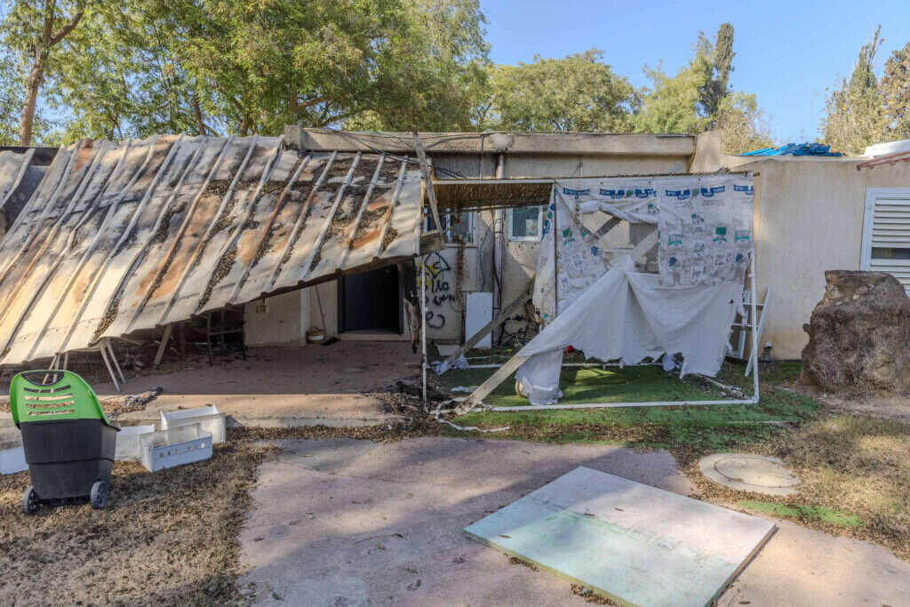 סוכה משנה שעברה בקיבוץ ניר-עוז. | לירון מולדובן