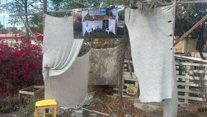 מצווים לשמוח. הסוכה בגינת ביתה של משפחת קדם־סימן טוב.