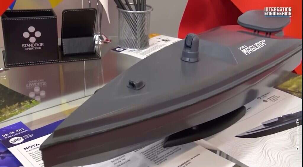 דגם של כלי שיט בלתי מאויש תת-מימי