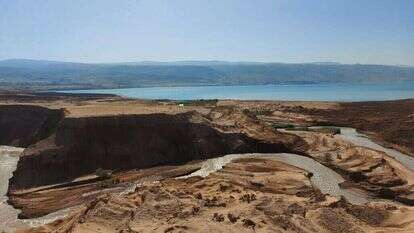 שפך הירדן. | צור שיזף שפך הירדן. | צור שיזף