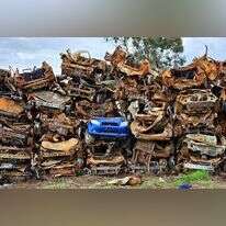 עדות אילמת. מגרש המכוניות השרופות. | משה שי - פלאש 90