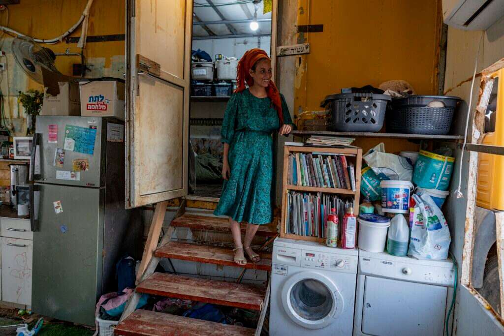 משפחת עטיה. | נעמה שטרן