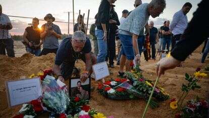 הלווייתן של איילה חצרוני בת ה-73 וליאל חצרוני בת ה-12. | חיים גולדברג - פלאש 90